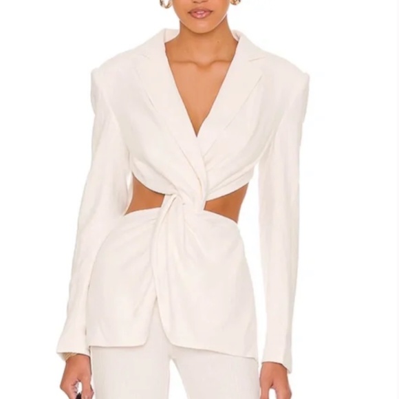 NWT Spring Must Have L'Academie Revolve Emmy Blazer Ivory White Cut Out Small - Picture 3 of 7